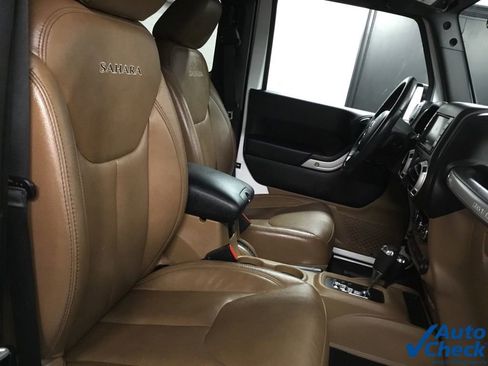Used 2016 Jeep Wrangler Sahara AWD/4WD image 28