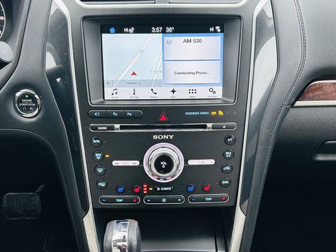 Used 2017 Ford Explorer Platinum image 23