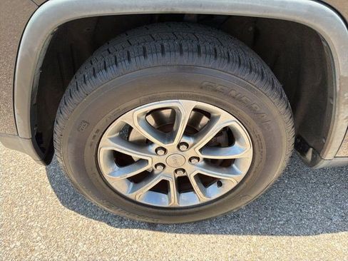 Used 2014 Jeep Grand Cherokee Limited AWD/4WD image 10