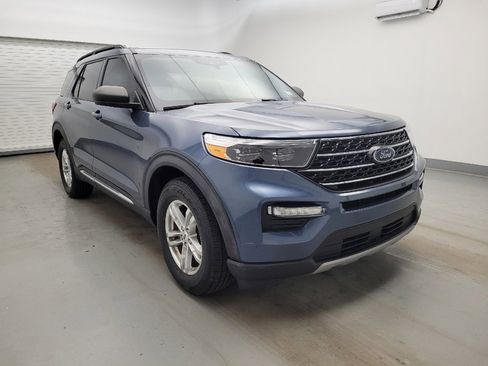 Used 2020 Ford Explorer XLT w/ Equipment Group 202A image 13
