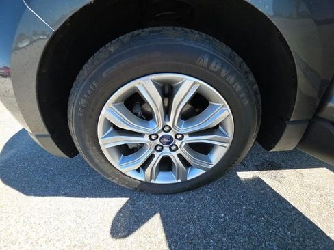 Used 2019 Ford Edge Titanium image 33