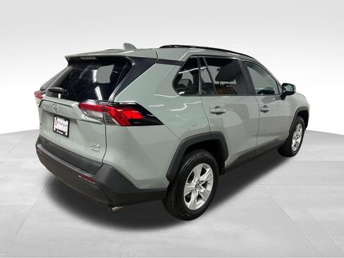 Used 2019 Toyota RAV4 XLE AWD/4WD image 9