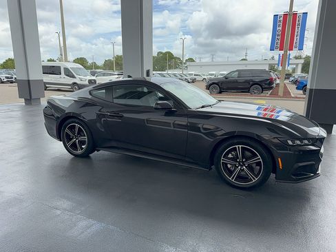 Certified 2024 Ford Mustang Coupe RWD image 5