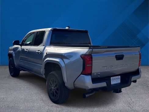 Used 2024 Toyota Tacoma SR5 AWD/4WD image 7