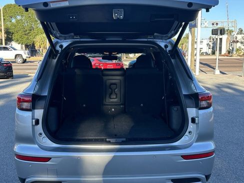Used 2023 Mitsubishi Outlander SE image 8