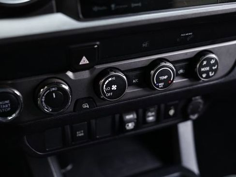 Used 2019 Toyota Tacoma TRD Sport image 42