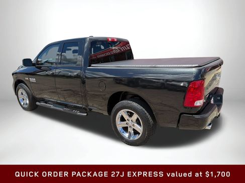 Used 2017 RAM 1500 Express AWD/4WD image 4