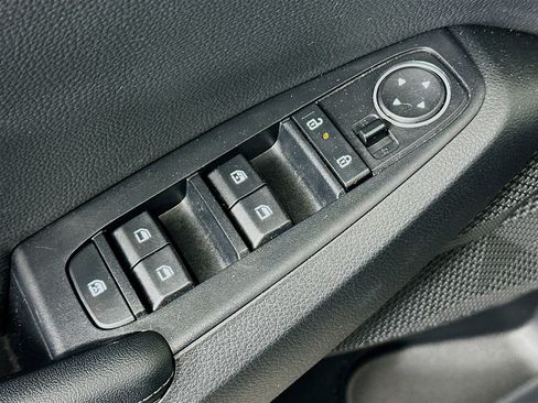 Used 2025 Kia Seltos S FWD image 15