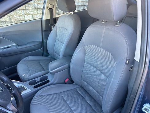Used 2019 Kia Niro LX image 24