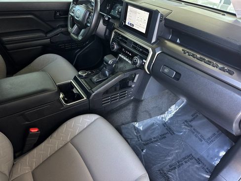 Used 2025 Toyota Tacoma SR5 AWD/4WD image 14