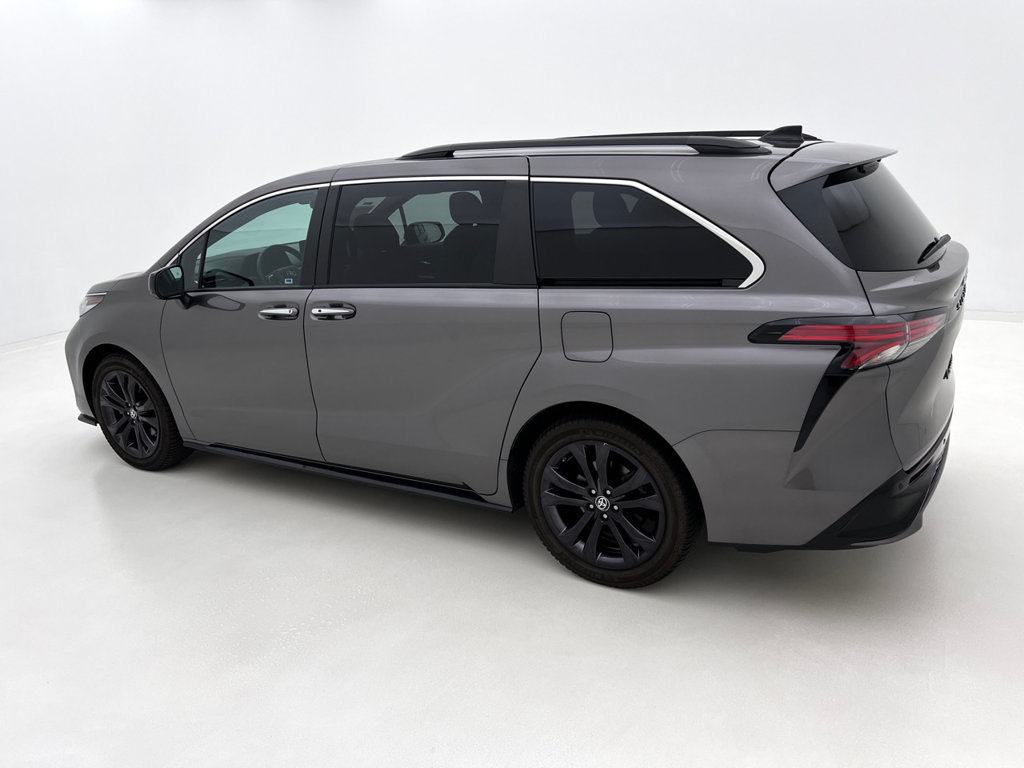 Used 2022 Toyota Sienna XSE w/ XSE Plus Package FWD image 10