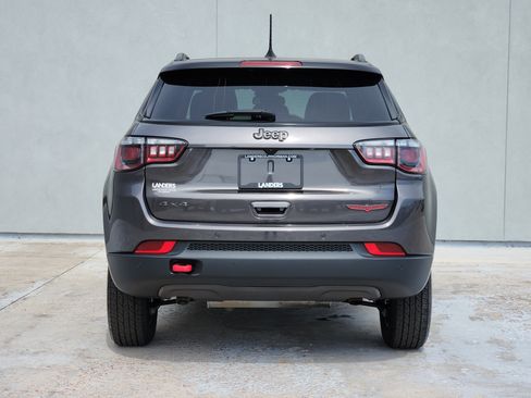 Used 2024 Jeep Compass Trailhawk AWD/4WD image 7