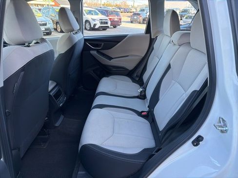 Used 2023 Subaru Forester Base image 32