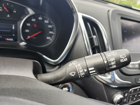 Used 2022 Chevrolet Equinox LT FWD image 14