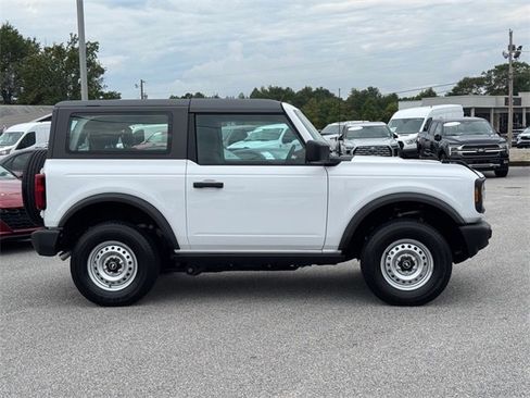 Used 2025 Ford Bronco 2-Door image 2