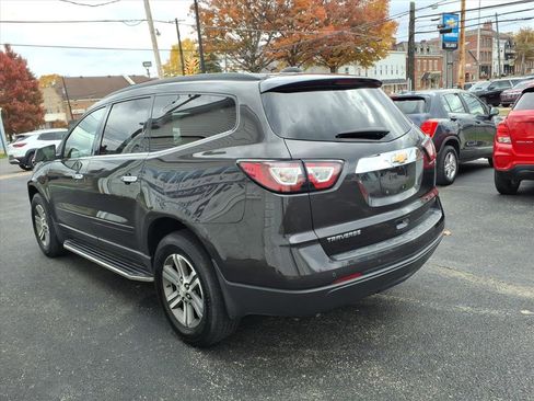 Used 2017 Chevrolet Traverse LT image 7