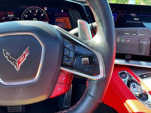 Used 2022 Chevrolet Corvette Stingray Preferred Cpe w/ Engine Appearance Package RWD image 11