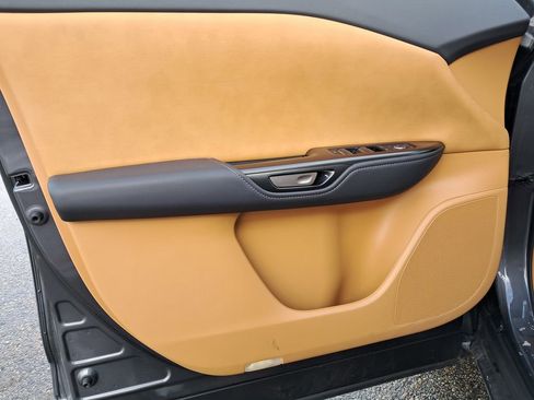 Used 2025 Lexus RZ 450e image 13