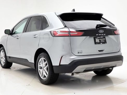 Used 2024 Ford Edge SEL image 7