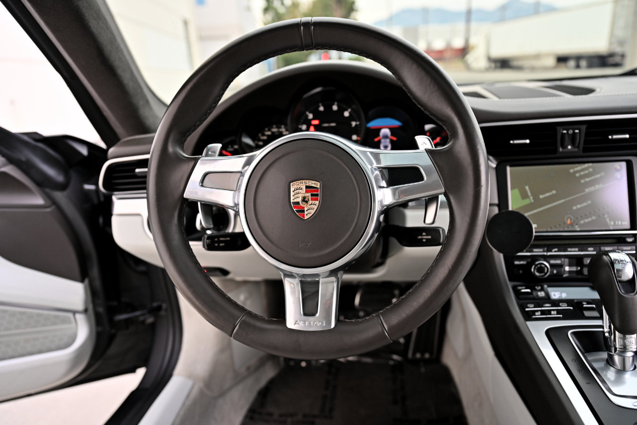 Used 2014 Porsche 911 Carrera image 22