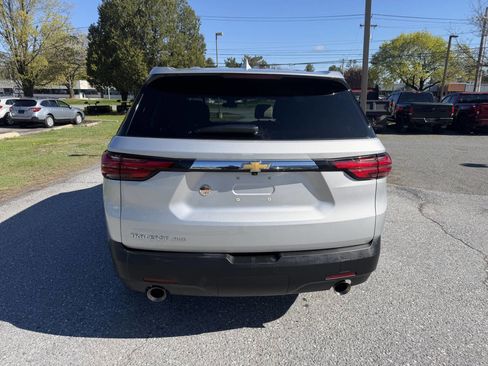 Used 2022 Chevrolet Traverse LS AWD/4WD image 4