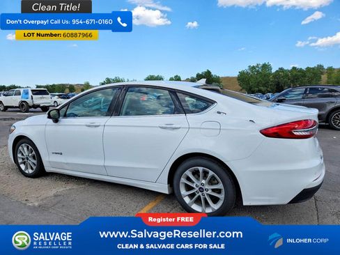 Used 2019 Ford Fusion SE FWD image 3