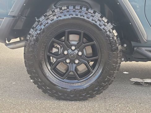 Certified 2025 Jeep Wrangler Sport AWD/4WD image 6