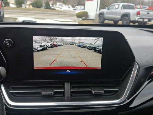 Used 2024 Chevrolet Trax RS w/ Sunroof Package image 19