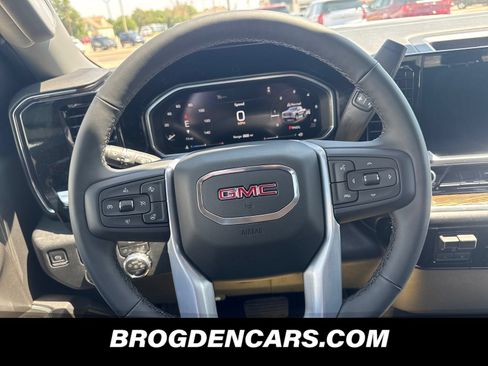 New 2026 GMC Sierra 1500 Elevation w/ Elevation Select Package AWD/4WD image 4