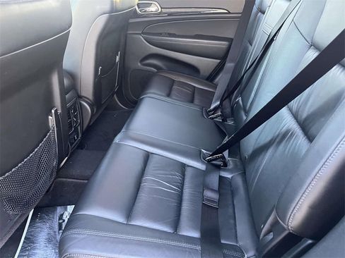 Used 2013 Jeep Grand Cherokee Laredo image 12