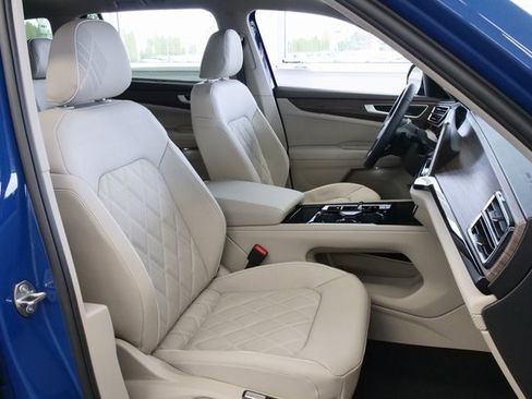 New 2026 Volkswagen Atlas SEL Premium R-Line image 18