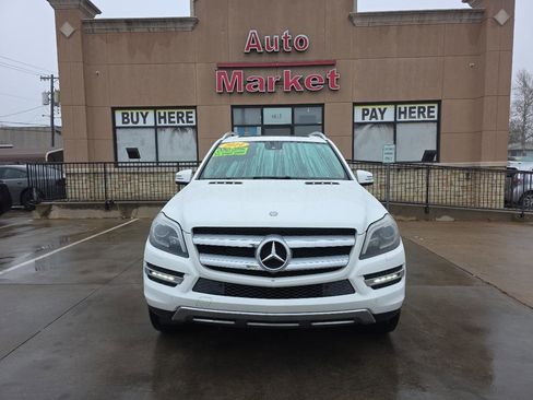 Used 2014 Mercedes-Benz GL 450 4MATIC image 2