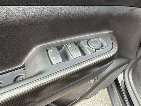 Used 2023 GMC Acadia SLT image 20