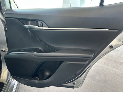 Certified 2020 Toyota Camry SE image 14