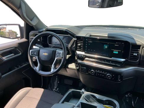 Used 2025 Chevrolet Silverado 1500 LT AWD/4WD image 21