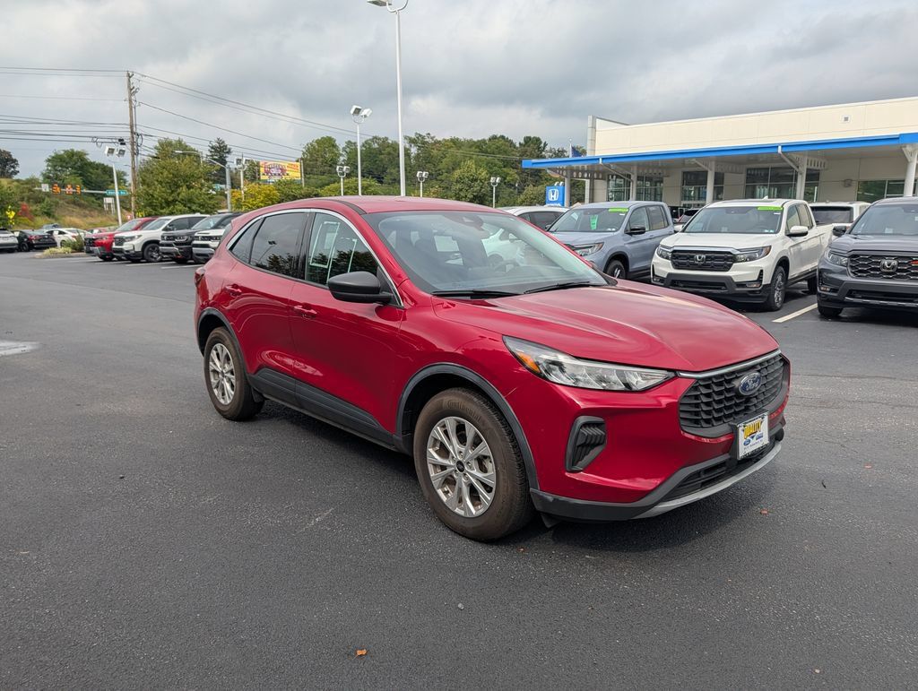 Used 2023 Ford Escape Active AWD/4WD image 1