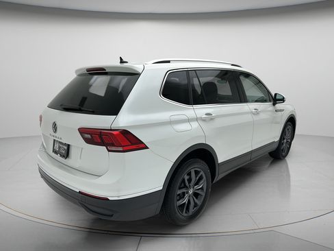 Used 2023 Volkswagen Tiguan SE FWD image 5