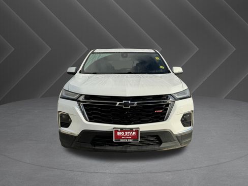 Used 2023 Chevrolet Traverse RS image 3