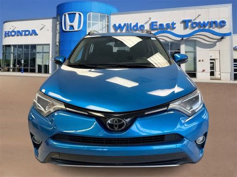 Used 2018 Toyota RAV4 XLE image 3