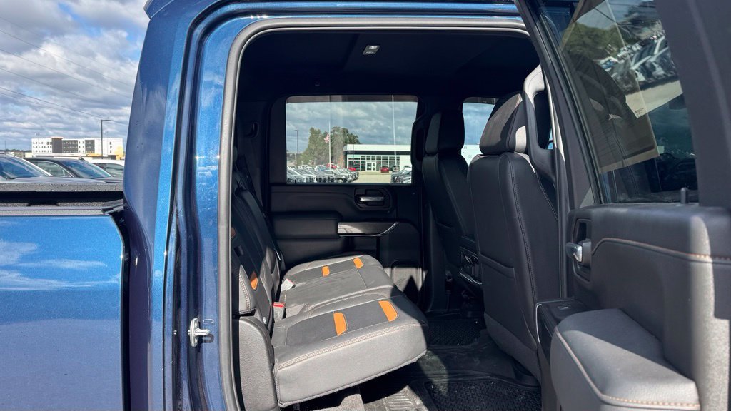 Used 2022 GMC Sierra 2500 AT4 w/ AT4 Preferred Package AWD/4WD image 12