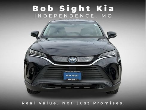 Used 2021 Toyota Venza LE image 17