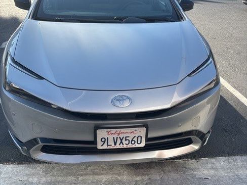 Used 2024 Toyota Prius Prime Premium image 2