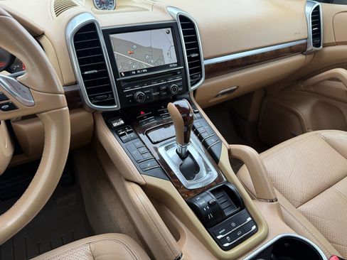 Used 2012 Porsche Cayenne AWD/4WD image 33