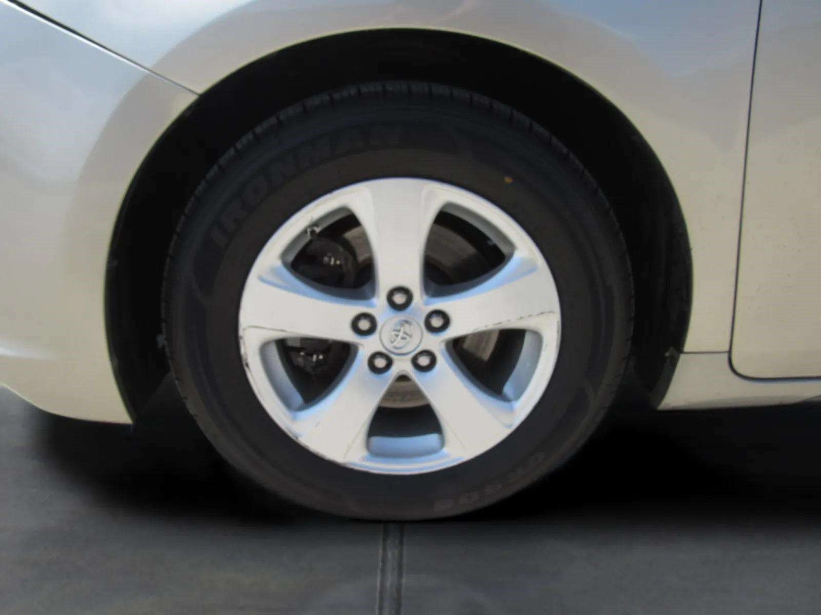 Used 2016 Toyota Sienna LE FWD image 4