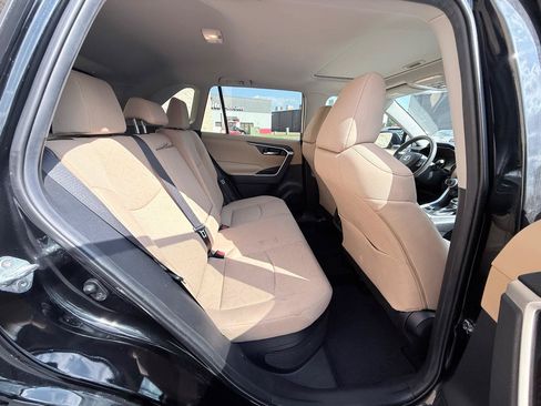 Used 2020 Toyota RAV4 XLE w/ Convenience Package AWD/4WD image 12