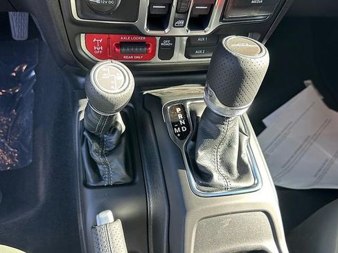 New 2026 Jeep Gladiator Mojave image 25