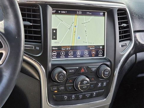 Used 2018 Jeep Grand Cherokee Altitude image 20