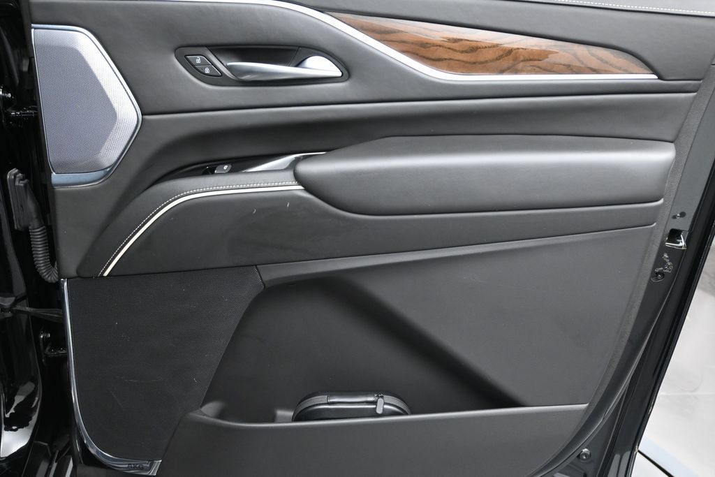 Certified 2023 Cadillac Escalade ESV Sport Platinum w/ LPO, ONYX Package AWD/4WD image 32