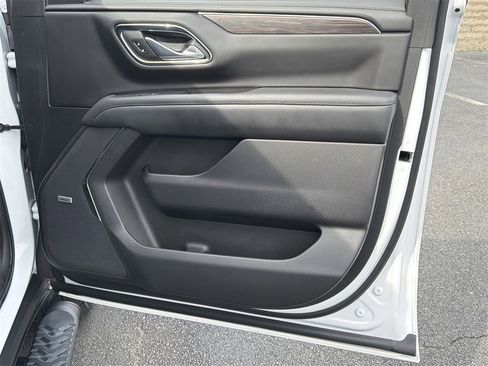 Used 2023 Chevrolet Tahoe Z71 w/ Luxury Package image 14