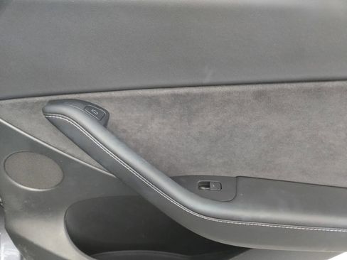 Used 2022 Tesla Model Y Long Range AWD/4WD image 8